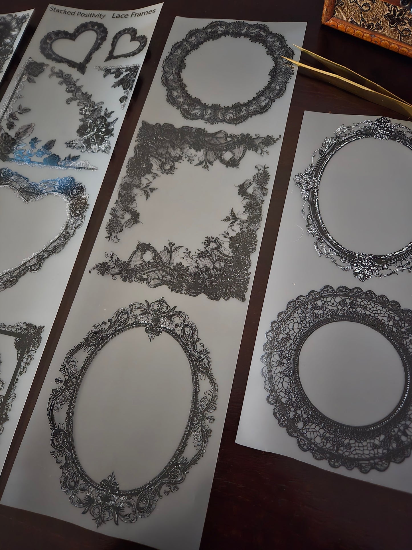 GIANT LACE FRAMES - 12CM X 150CM