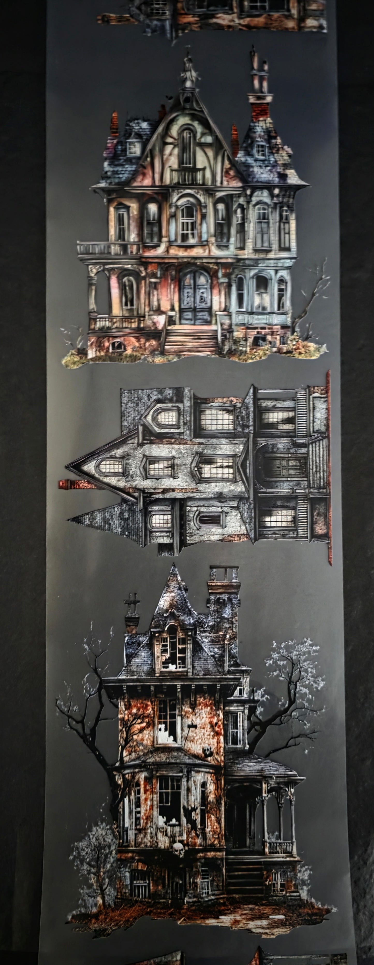 Giant Spooky House 12cm